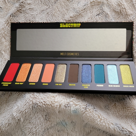 Electrip Eyeshadow Palette Melt Cosmetics - Picture 3 of 7